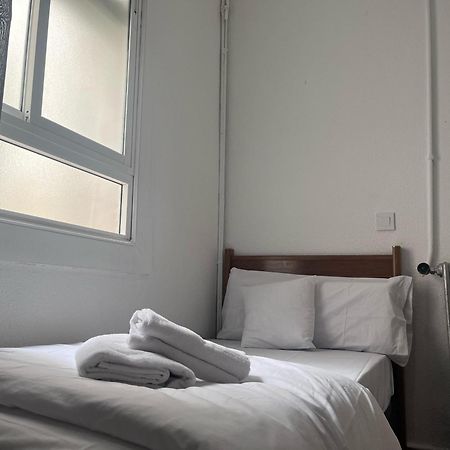 Hostal Alonso No Limit มาดริด ภายนอก รูปภาพ
