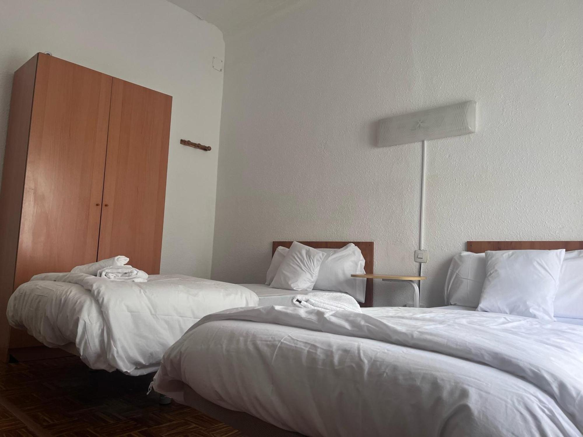 Hostal Alonso No Limit มาดริด ภายนอก รูปภาพ
