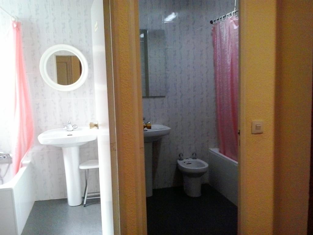 Hostal Alonso No Limit มาดริด ภายนอก รูปภาพ